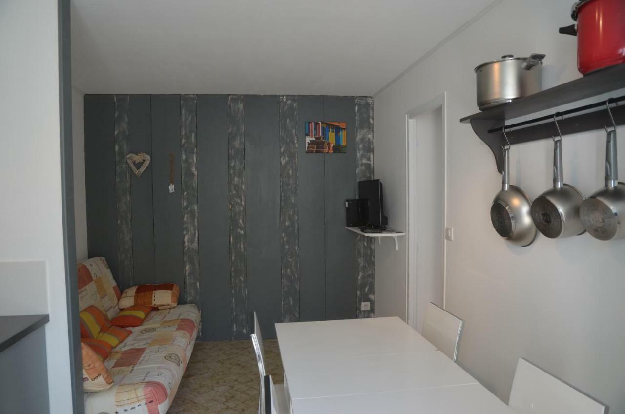 Maisonnette Maumusson Villa แซ็ง-โทรจง-เลส์-แบ็งส์ ภายนอก รูปภาพ